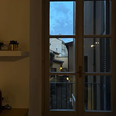 Milan's Secret Courtyard - Historic Center * Milão