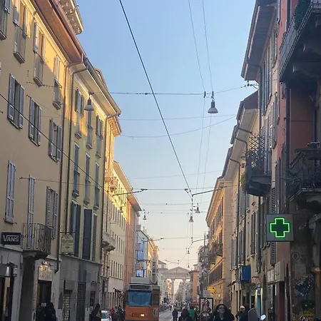 Milan's Secret Courtyard - Historic Center *